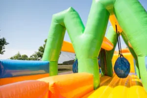 Parcours d'obstacles gonflable double 27m 